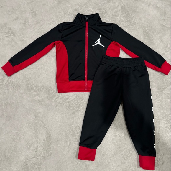 2T Nike Jordan toddler tracksuit - Picture 1 of 3